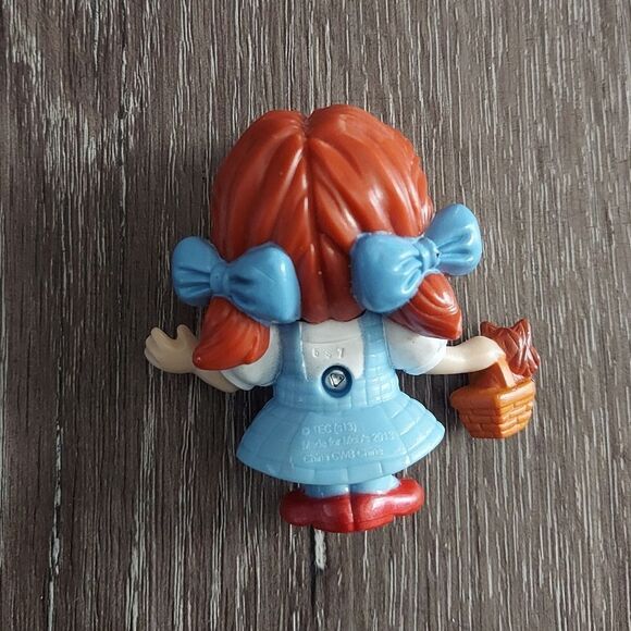 McDonalds The Wizard of Oz Mini Figure - Dorothy - Picture 2 of 3